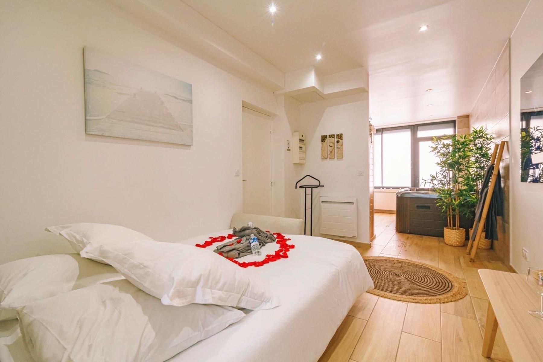 Spa Appartement O Temps Suspendu Reims Centre Sauna Et Jacuzzi 외부 사진